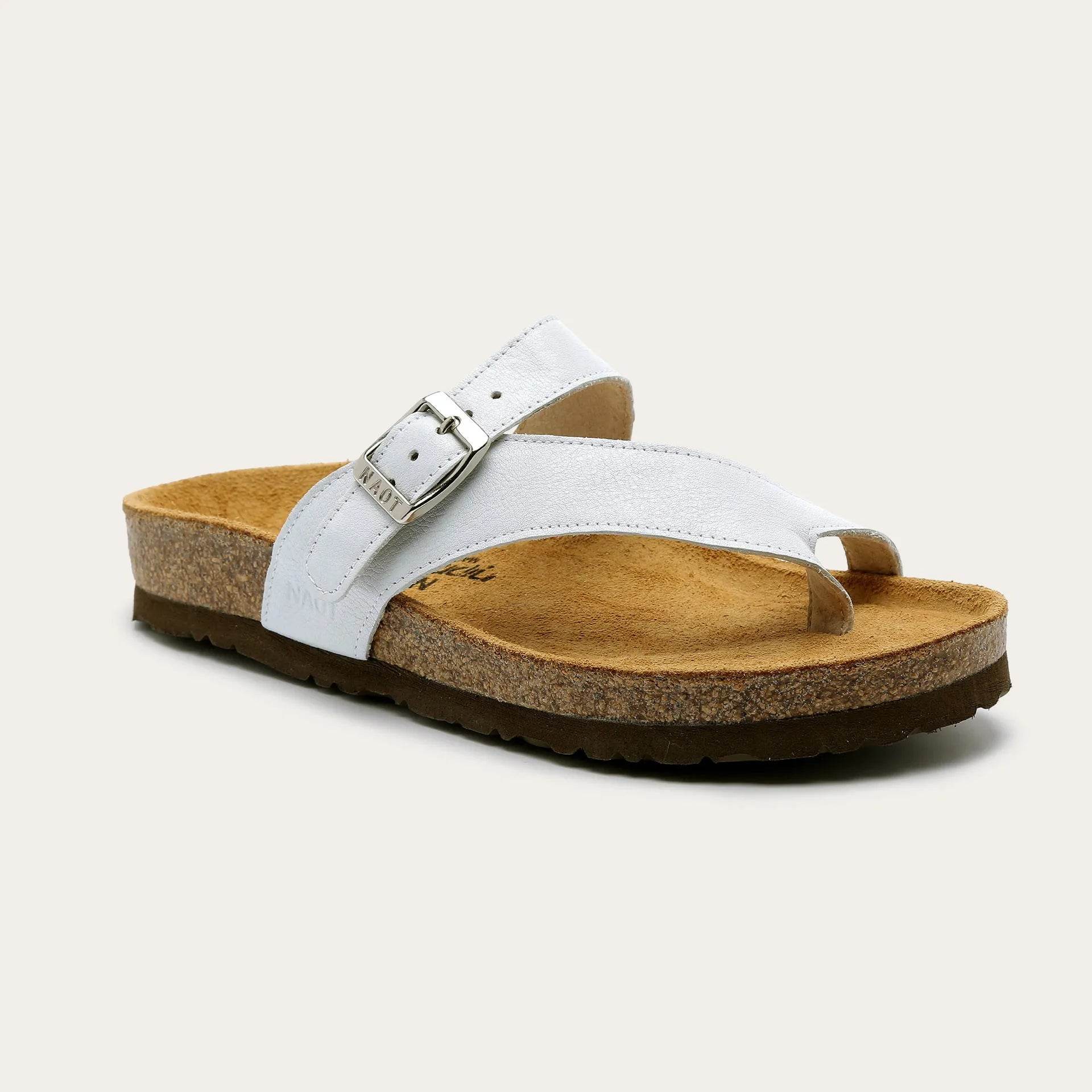 נעל עומר ש.לבן מט שבור - נאות ישראל