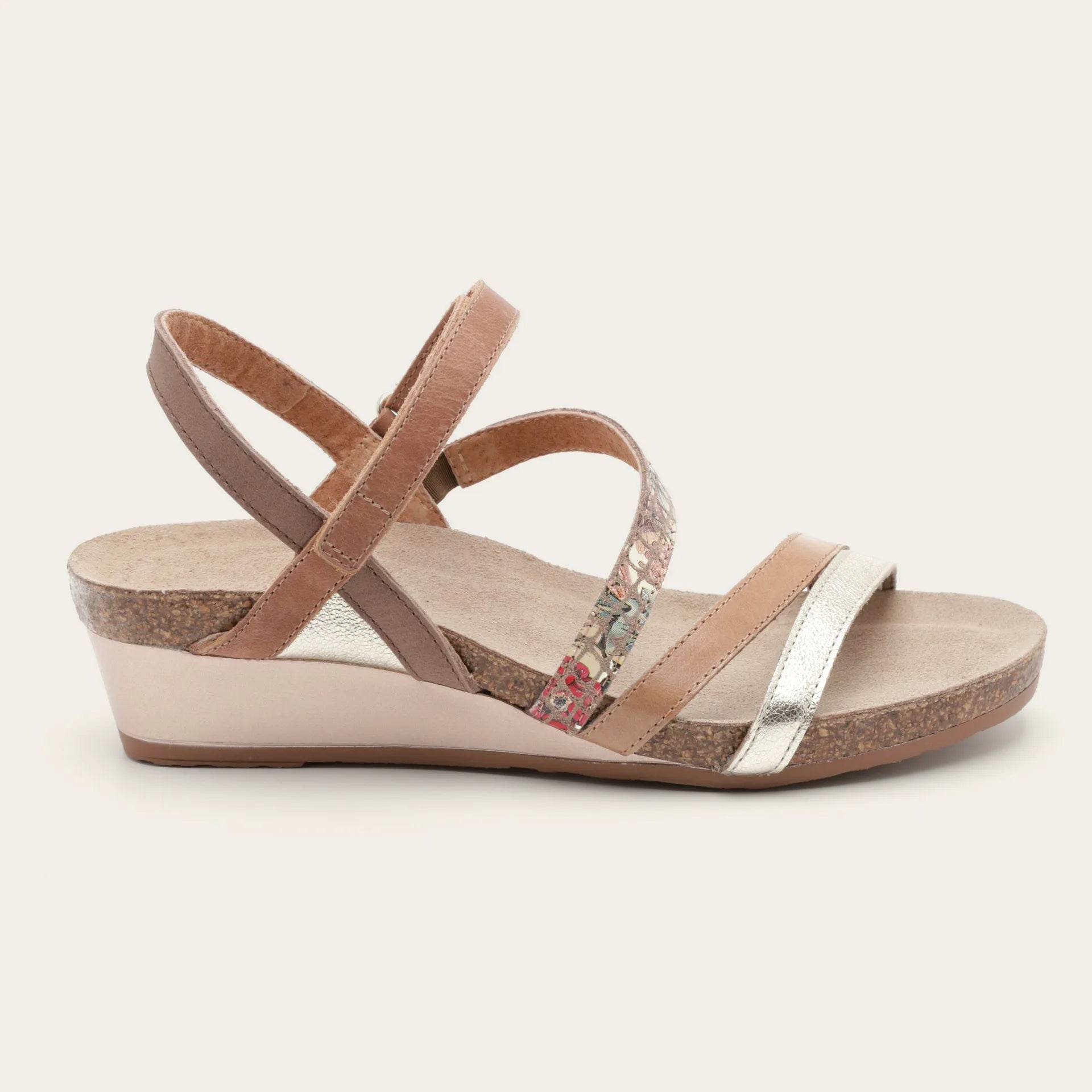 נעל הירו EE6+E69+EE2+EA4+F30 - נאות ישראל