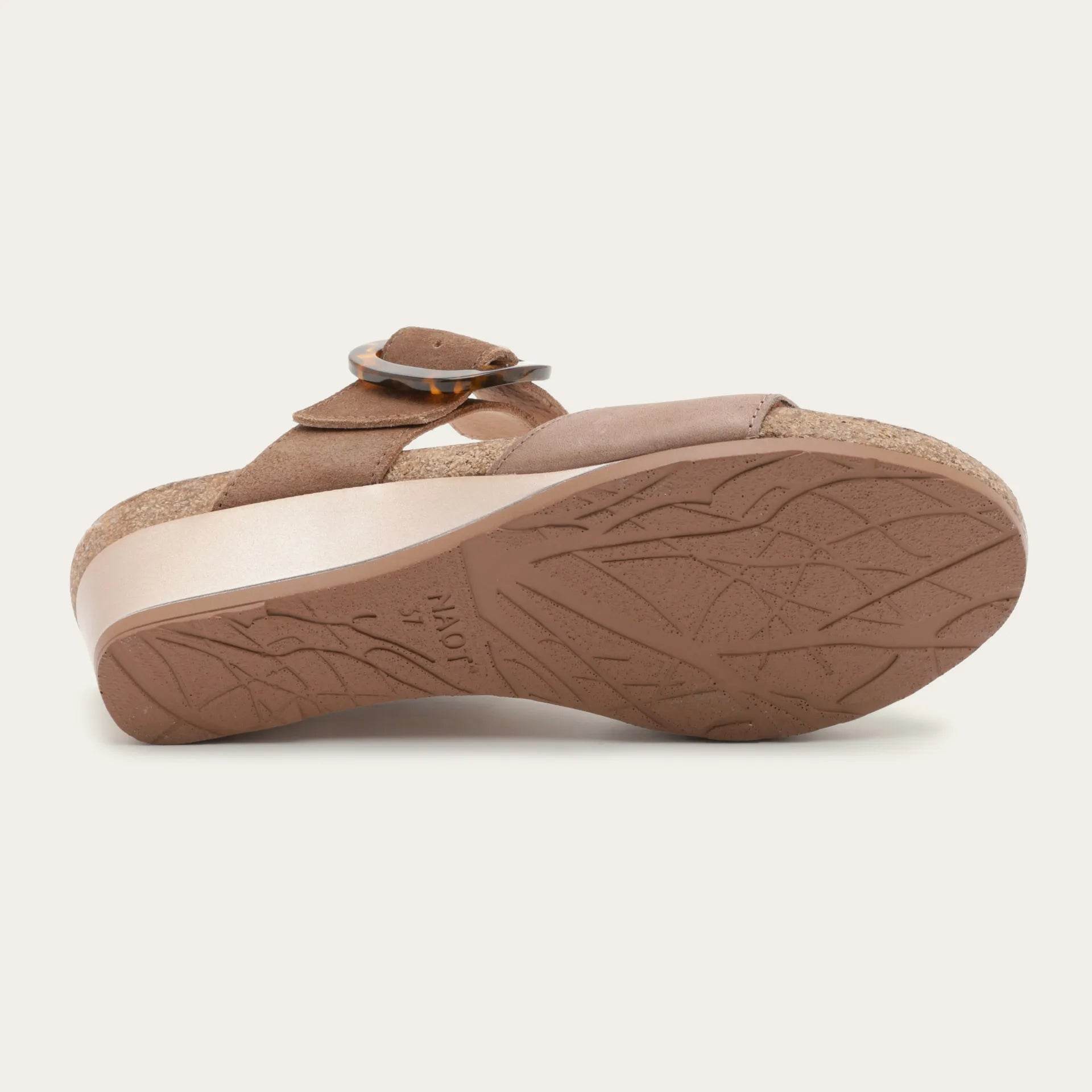 נעל קינגדום EB8+EE6 - נאות ישראל