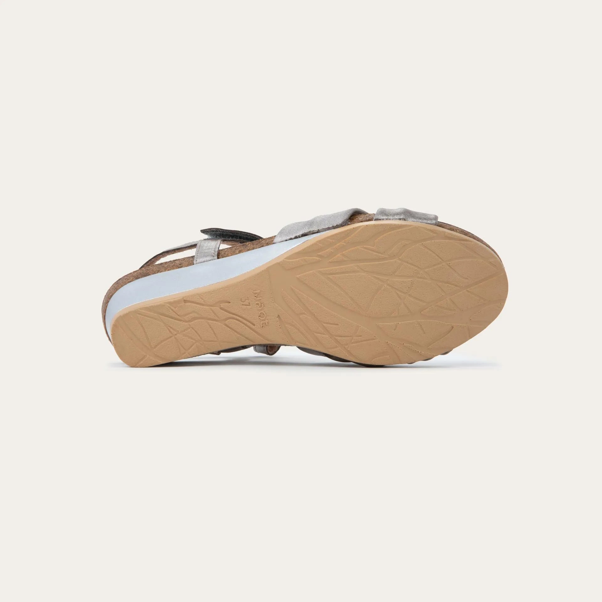 מאדאם ע.כסף חוטים