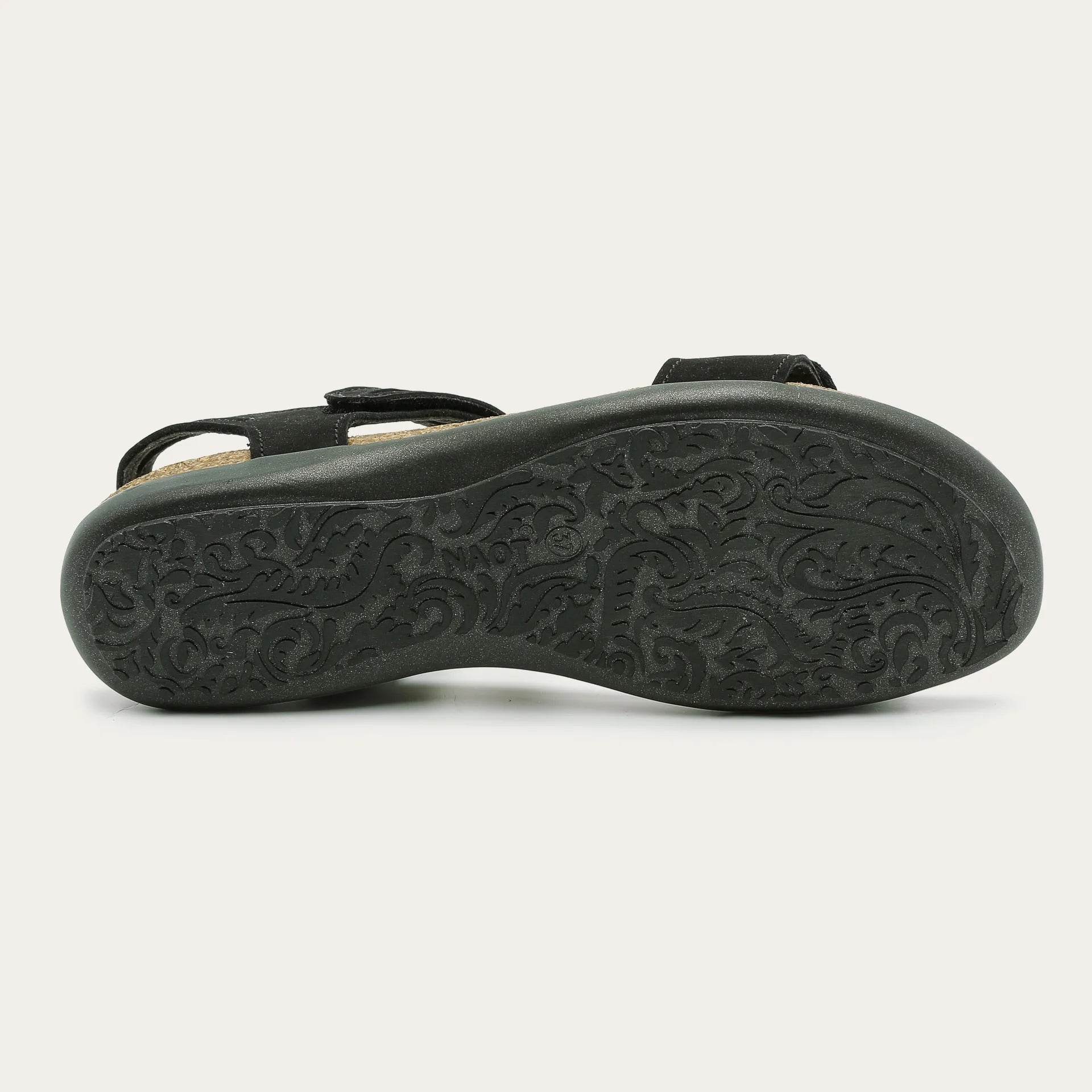 נעל קורטני נ.שחור קטיפתי - נאות ישראל