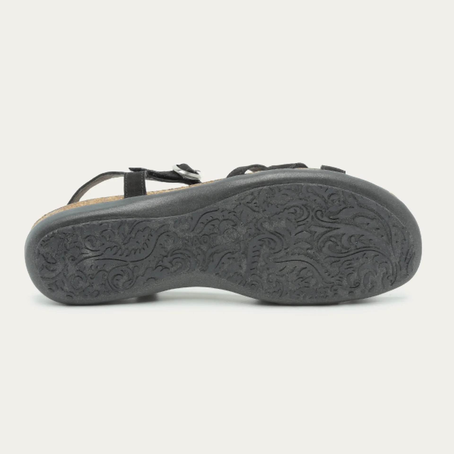 נעל פטרישיה נ.שחור קטיפתי - נאות ישראל