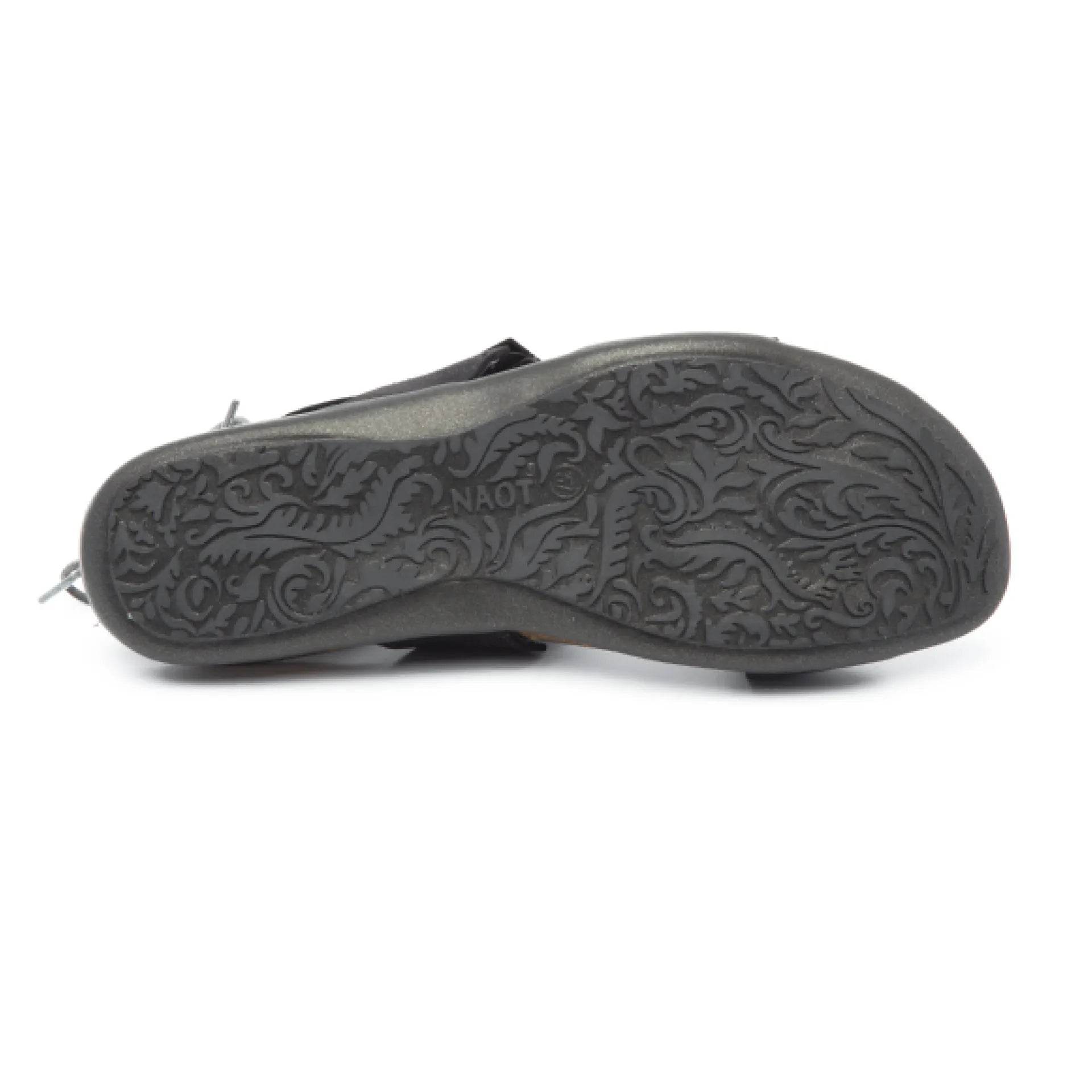 נעל לריסה נ.שחור קטיפתי - נאות ישראל