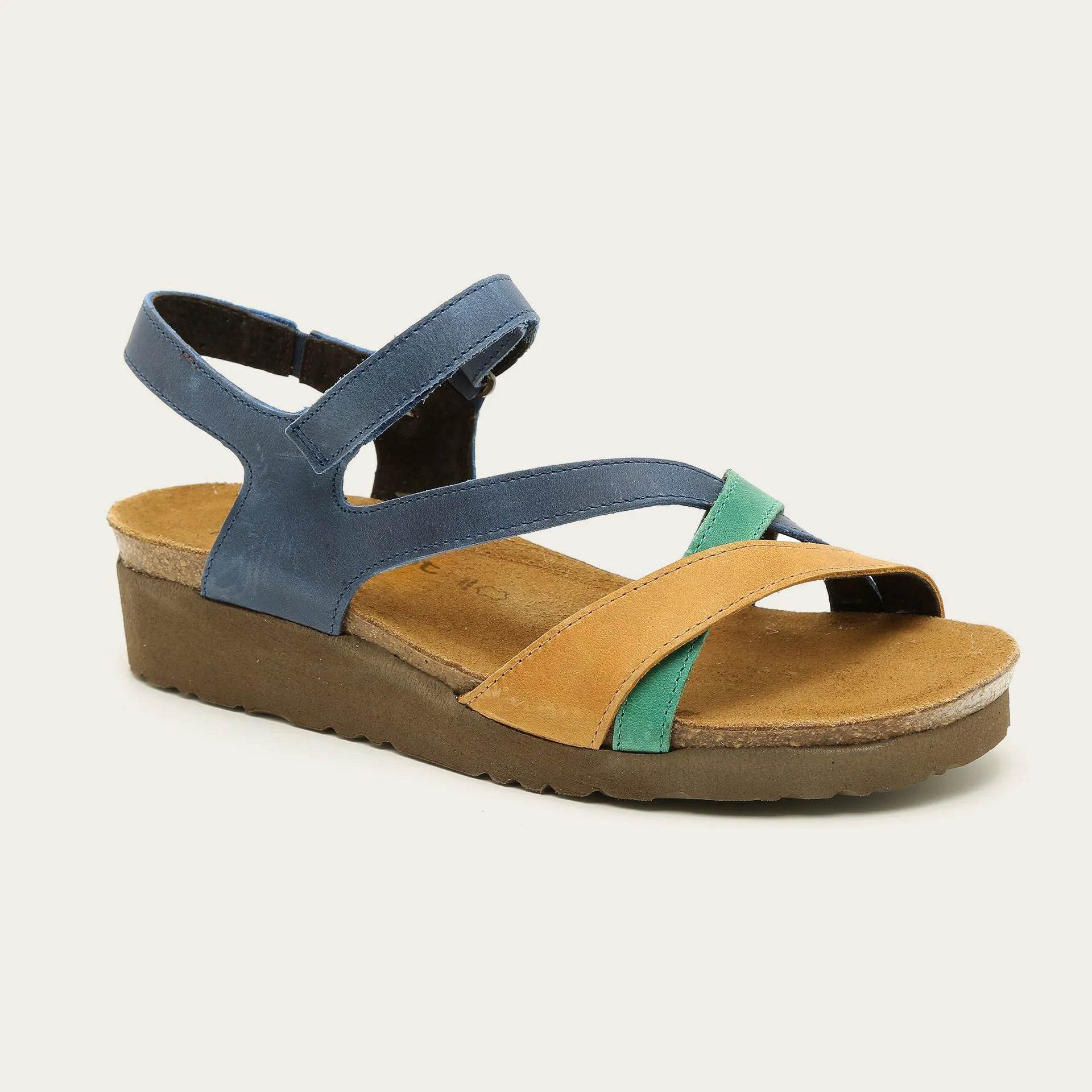 נעל סופיה רחב G27+EA7+D69 - נאות ישראל