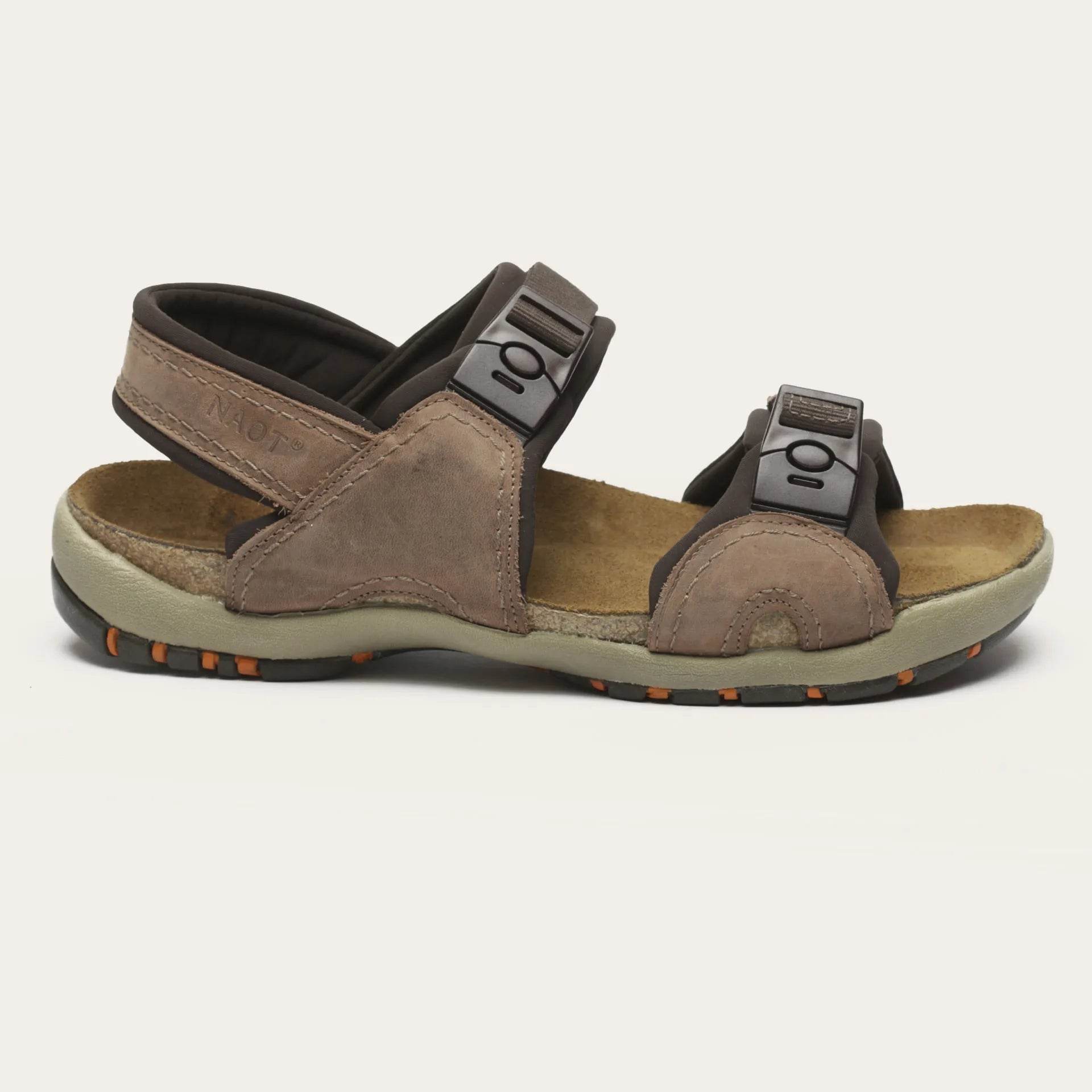 נעל אקספלורר נ.חום בוץ - נאות ישראל