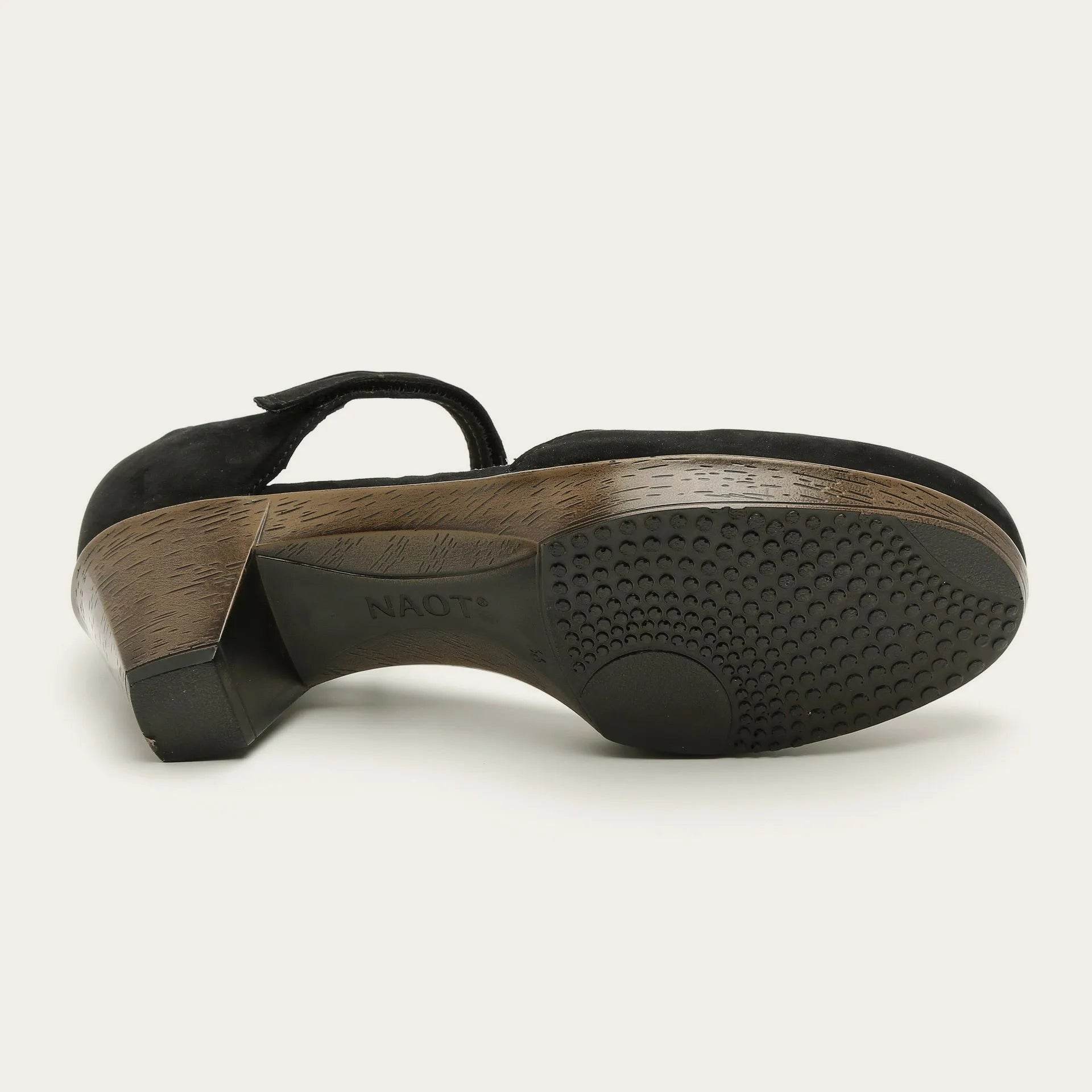 נעל קארמה נ.שחור קטיפתי - נאות ישראל