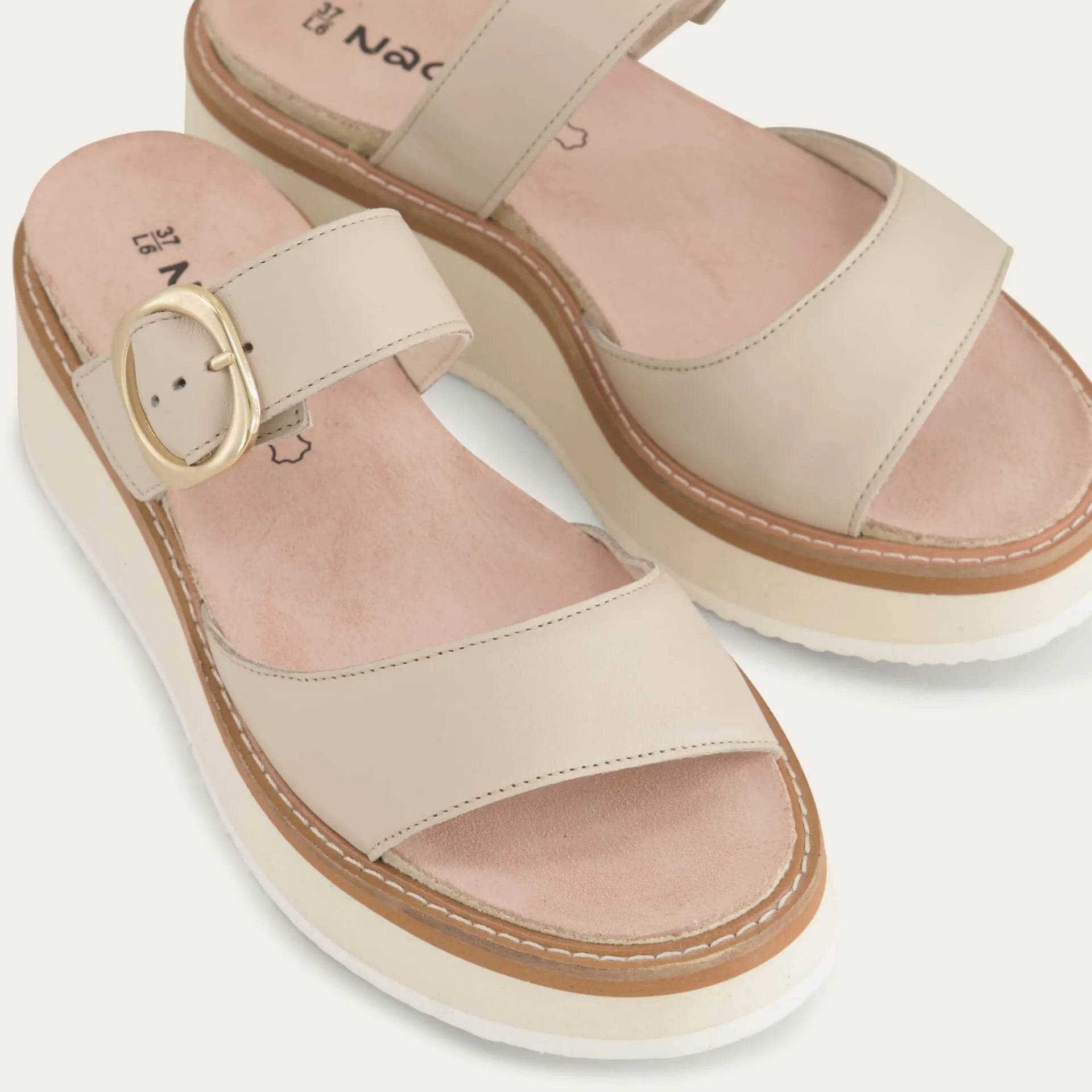 נעל חלווה עור אופ-וויט רך - נאות ישראל