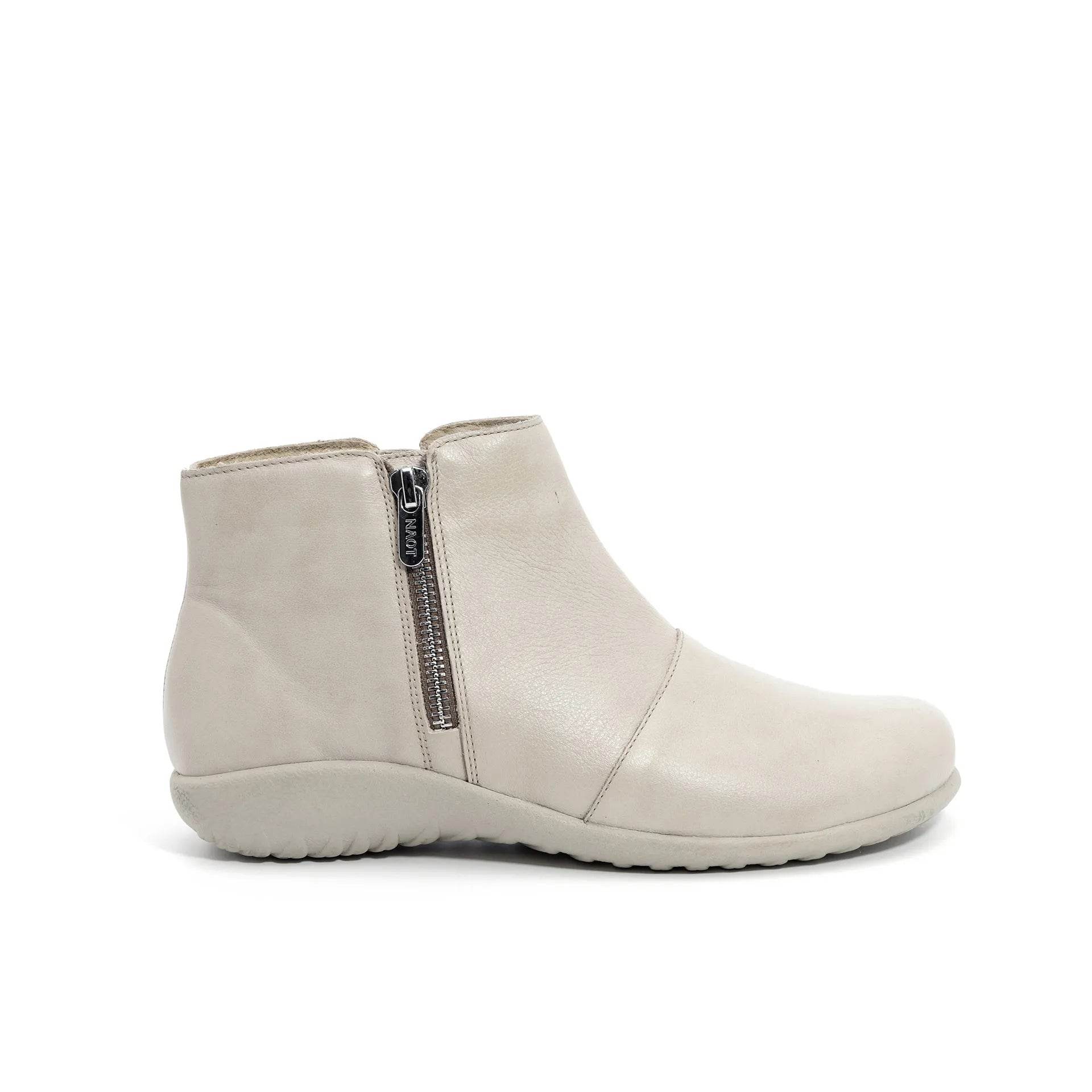 נעל וונאקה עור אופ-וויט רך - נאות ישראל