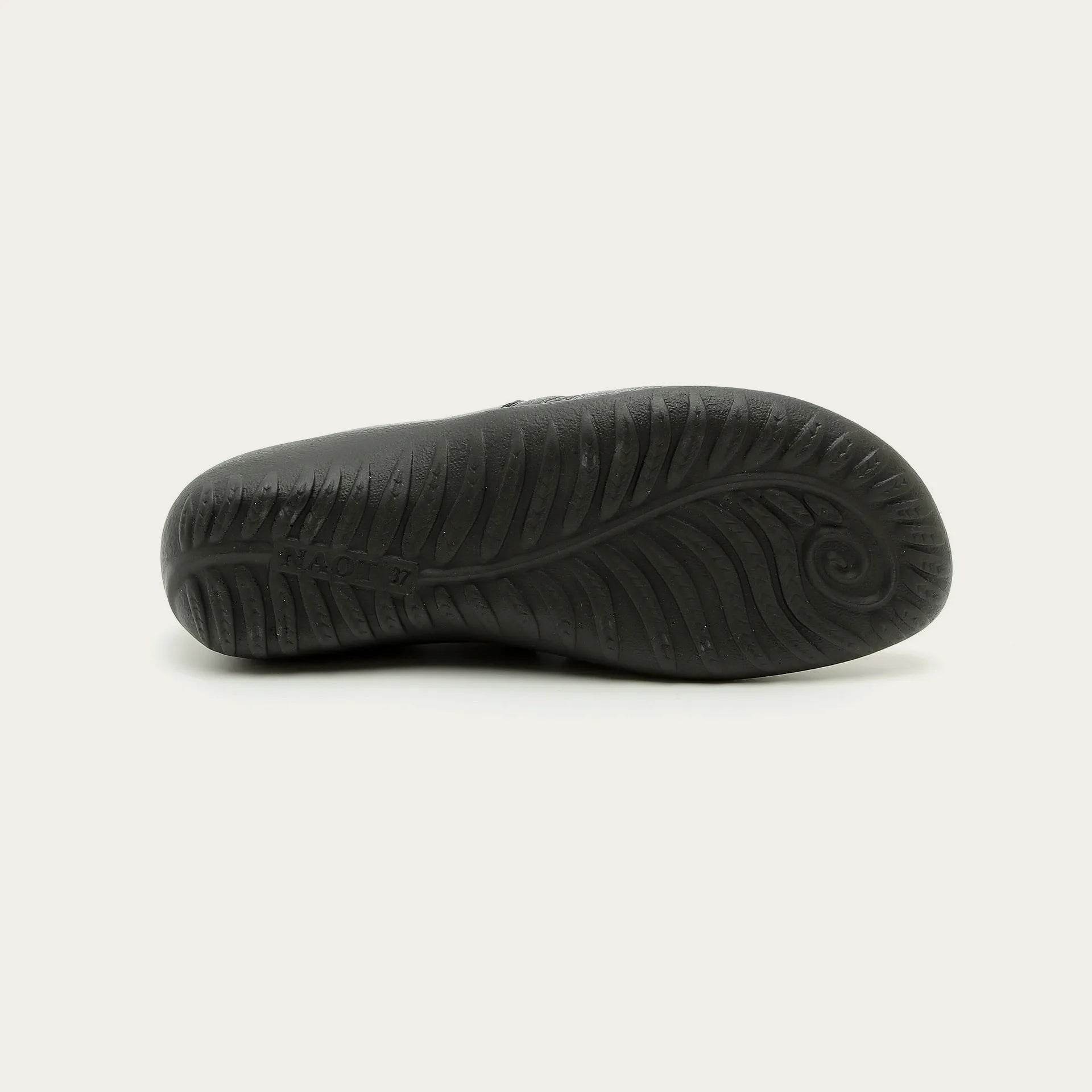 נעל טרהו ע.שחור כפפה - נאות ישראל