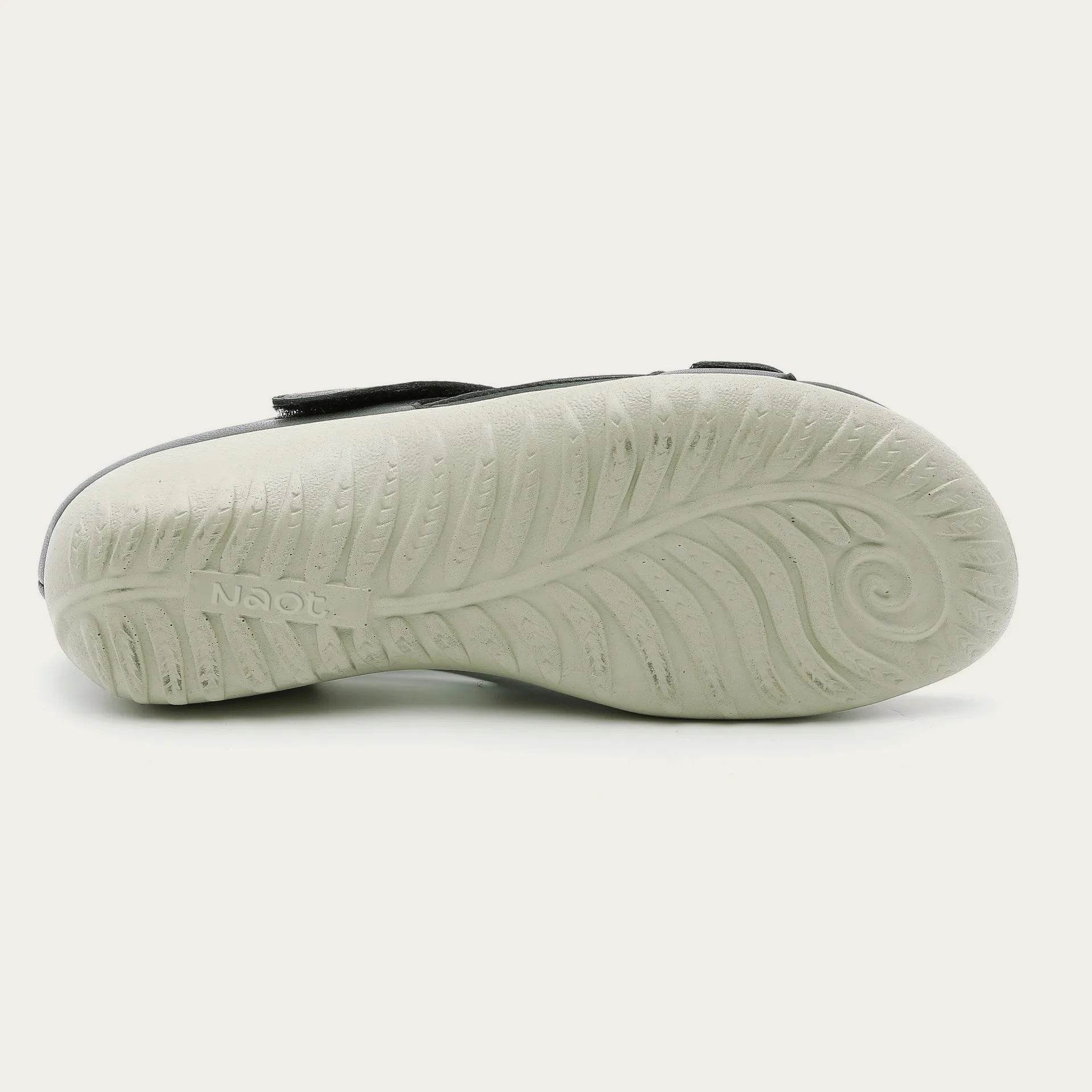 נעל מנווה ע.שחור כפפה - נאות ישראל