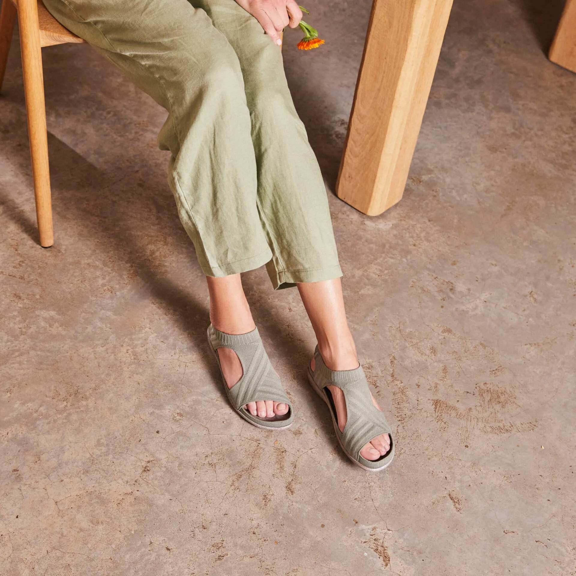 נעל קאוויה גפה סרוגה בייז' - נאות ישראל