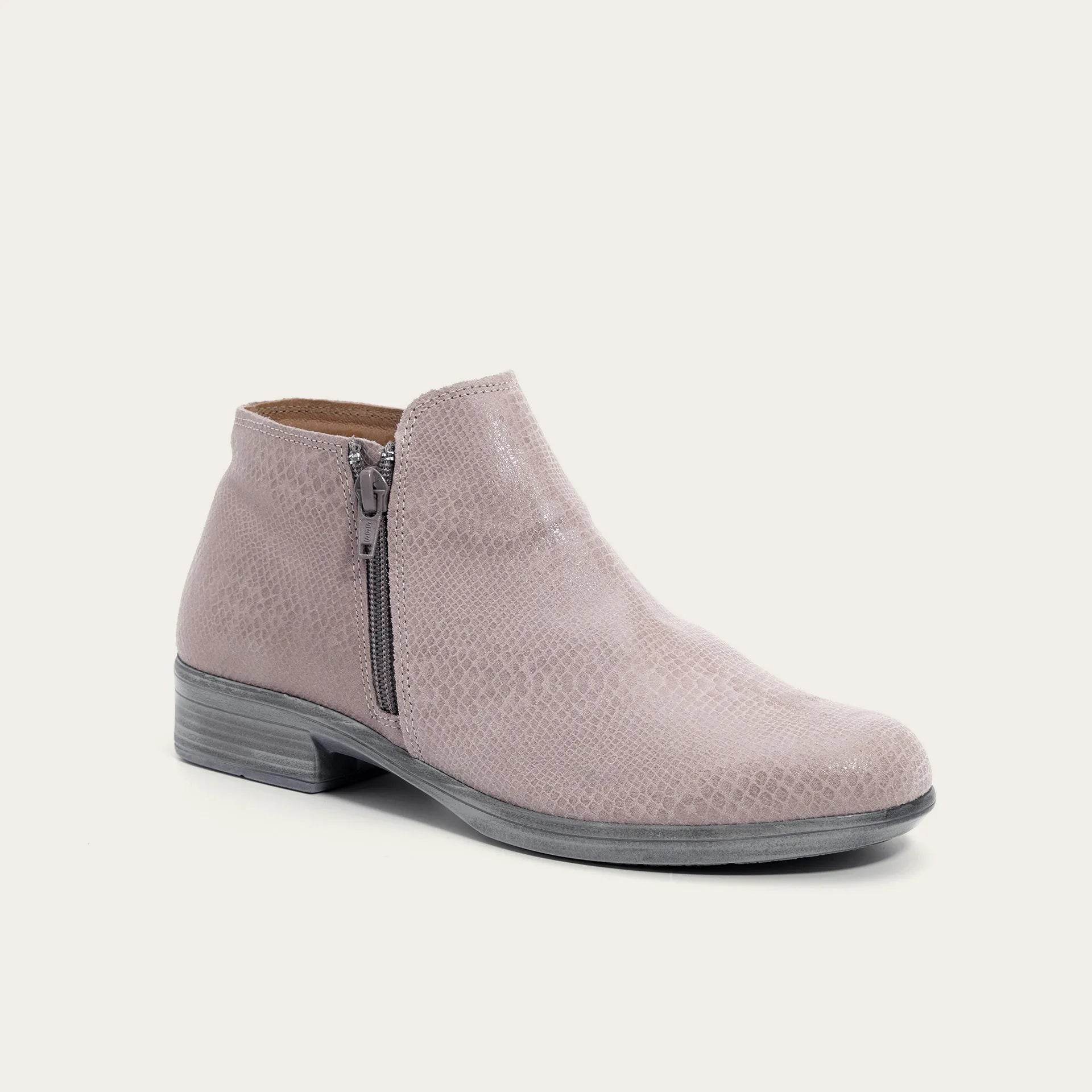 נעל האלם שפלט נחש ורוד - נאות ישראל