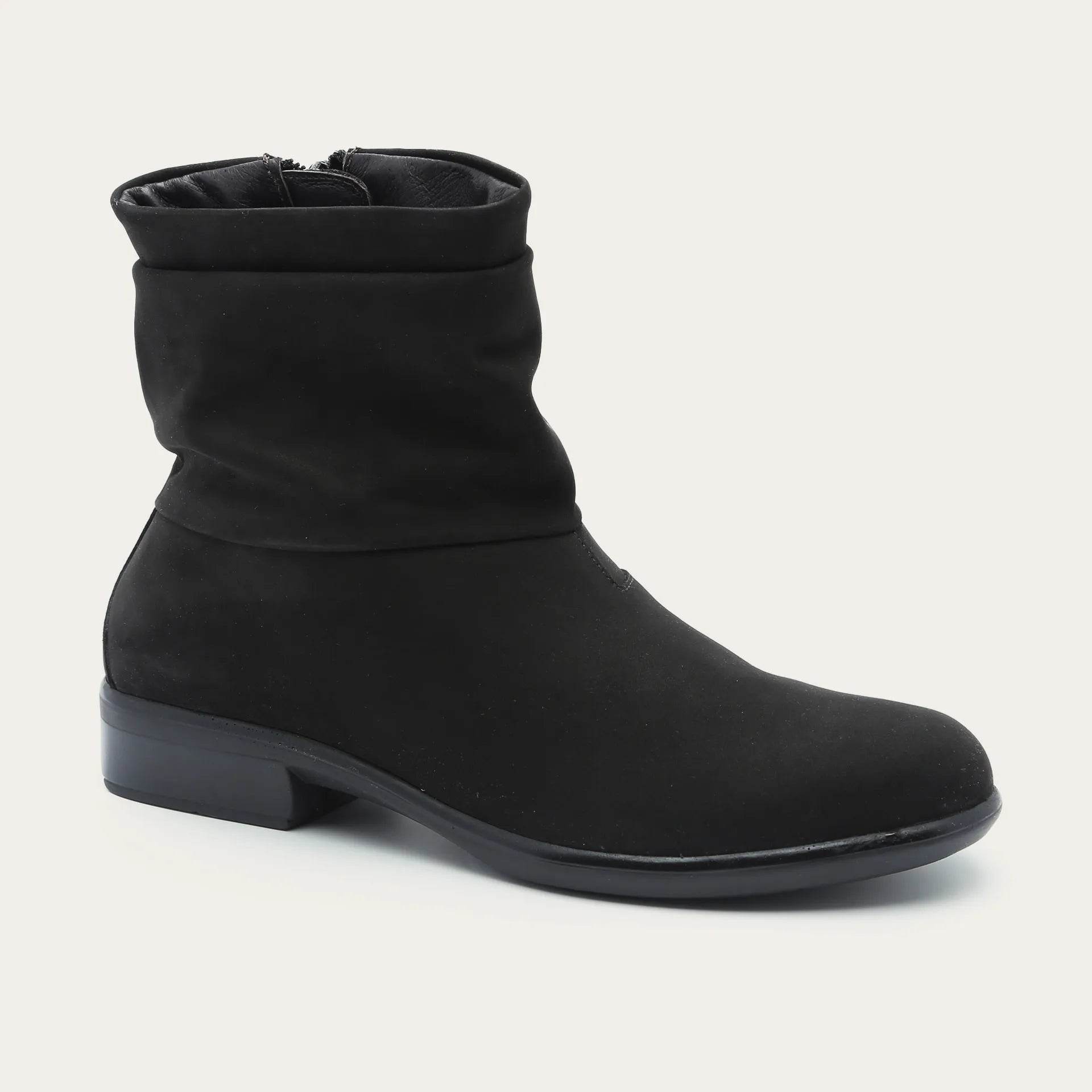 נעל בריסוטה נ.שחור קטיפתי - נאות ישראל