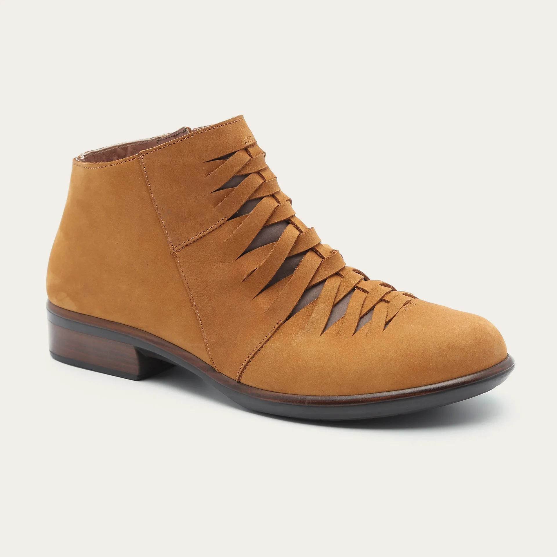 נעל לבצ'ה E52+EC0 - נאות ישראל