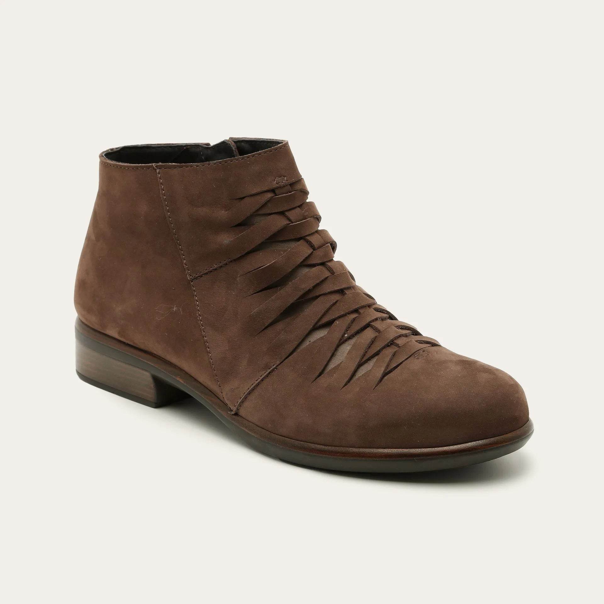 נעל לבצ'ה E52+EA6 - נאות ישראל