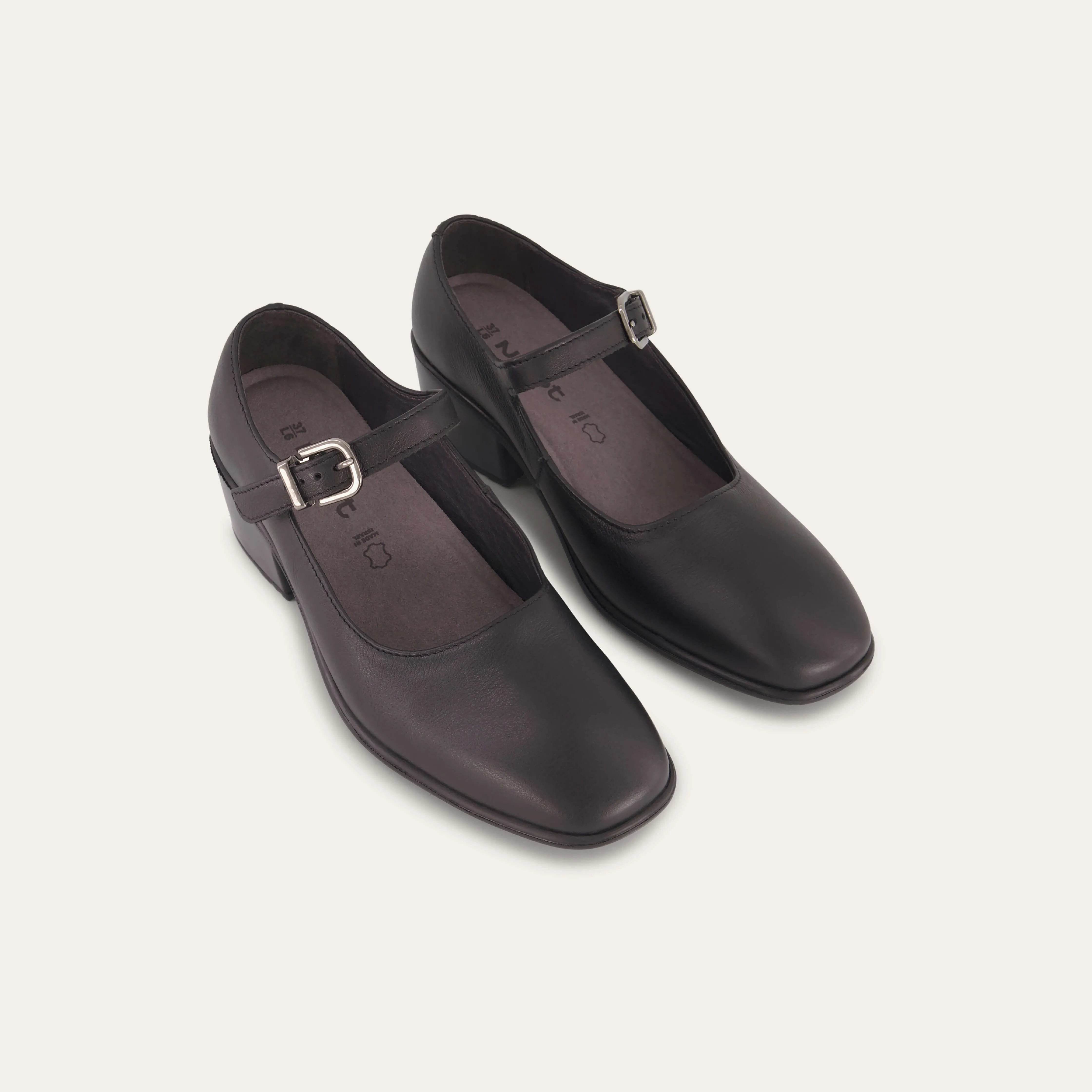 נעל דיוושיין ע.שחור אטום מים - נאות ישראל