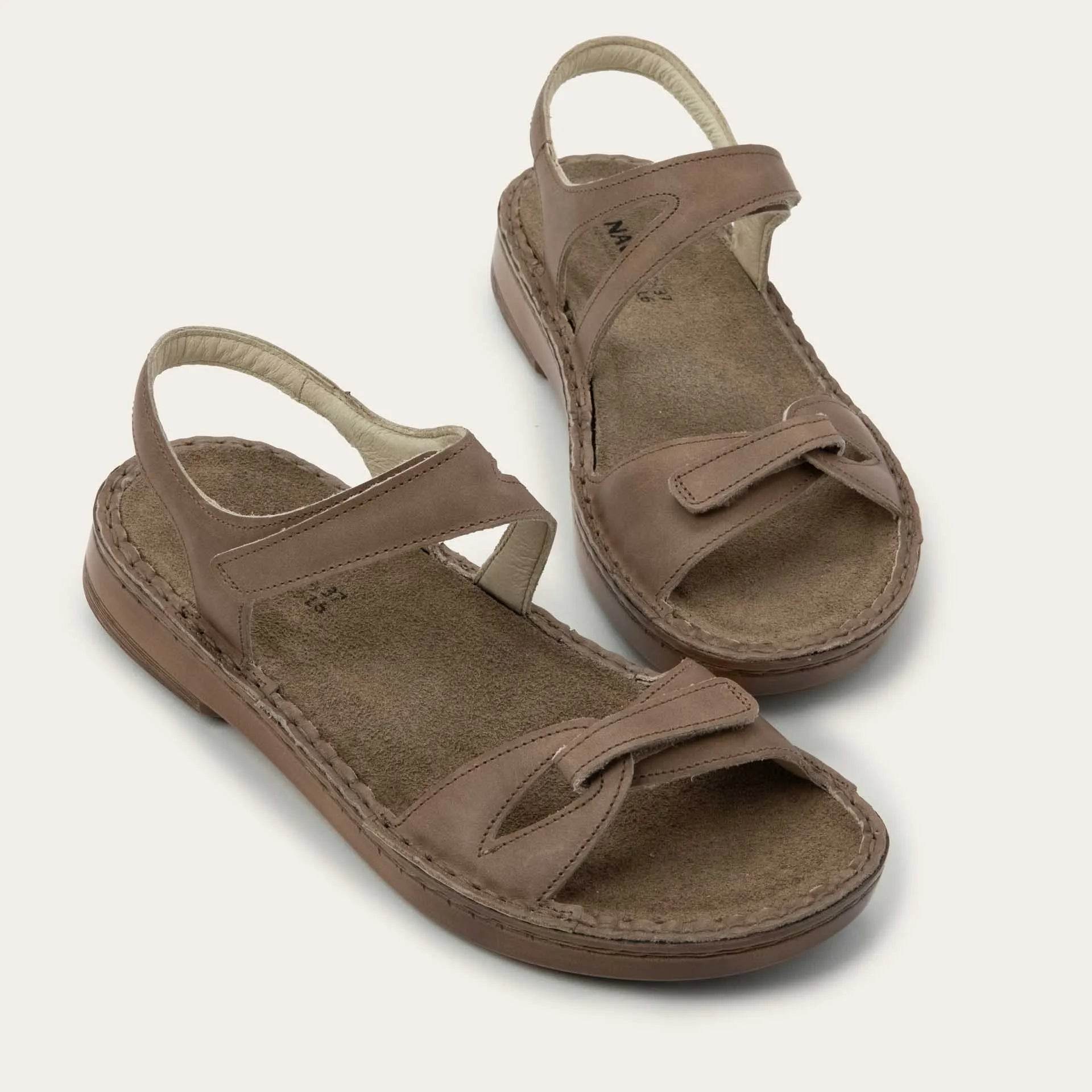 נעל אבורה ע.בז' אקרו - נאות ישראל