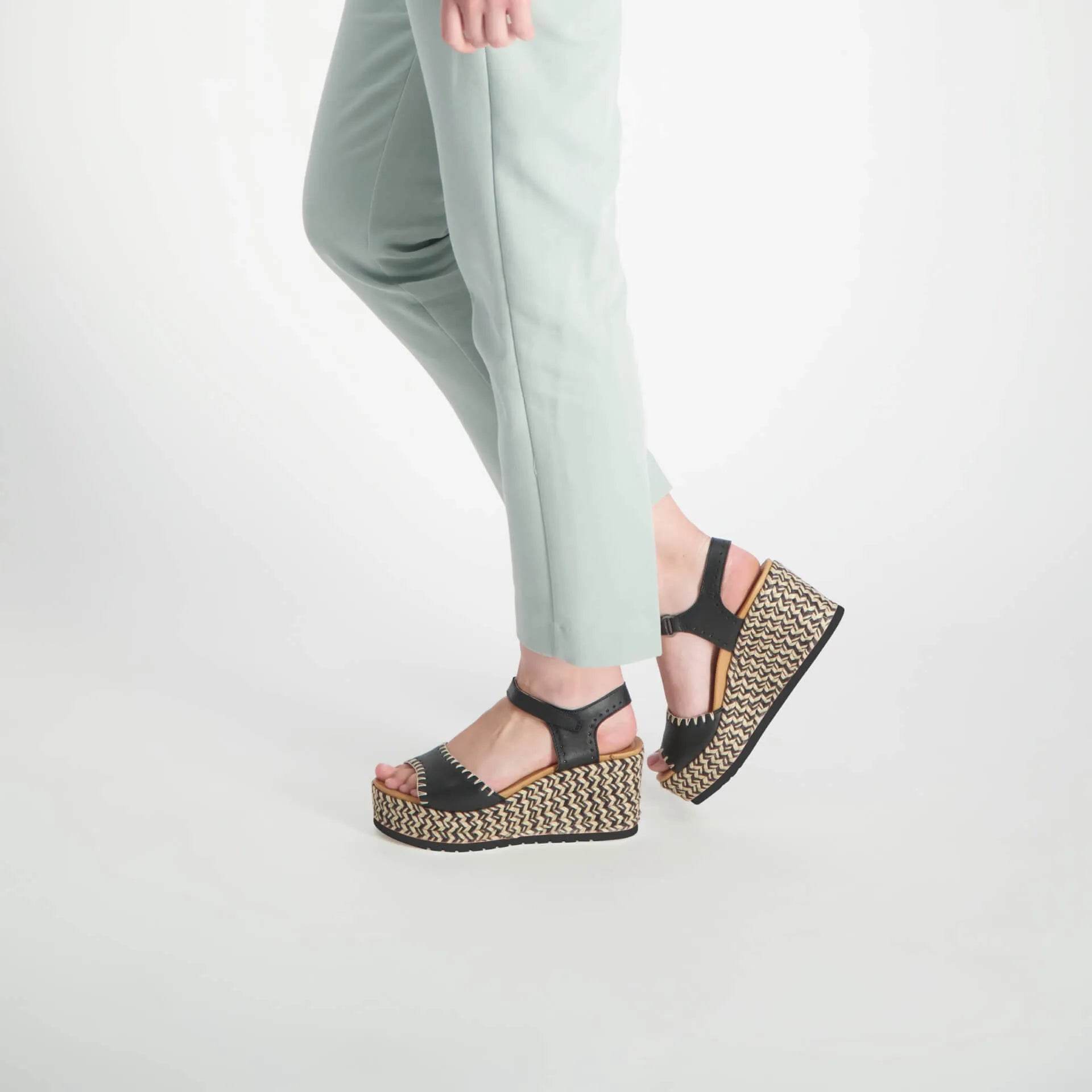 נעל בלאנס ע.שחור מט - נאות ישראל