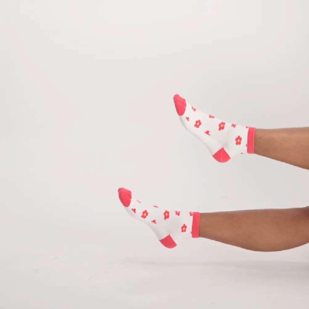 נעל גרבי כותנה נשים קיץ אדום לבן - נאות ישראל