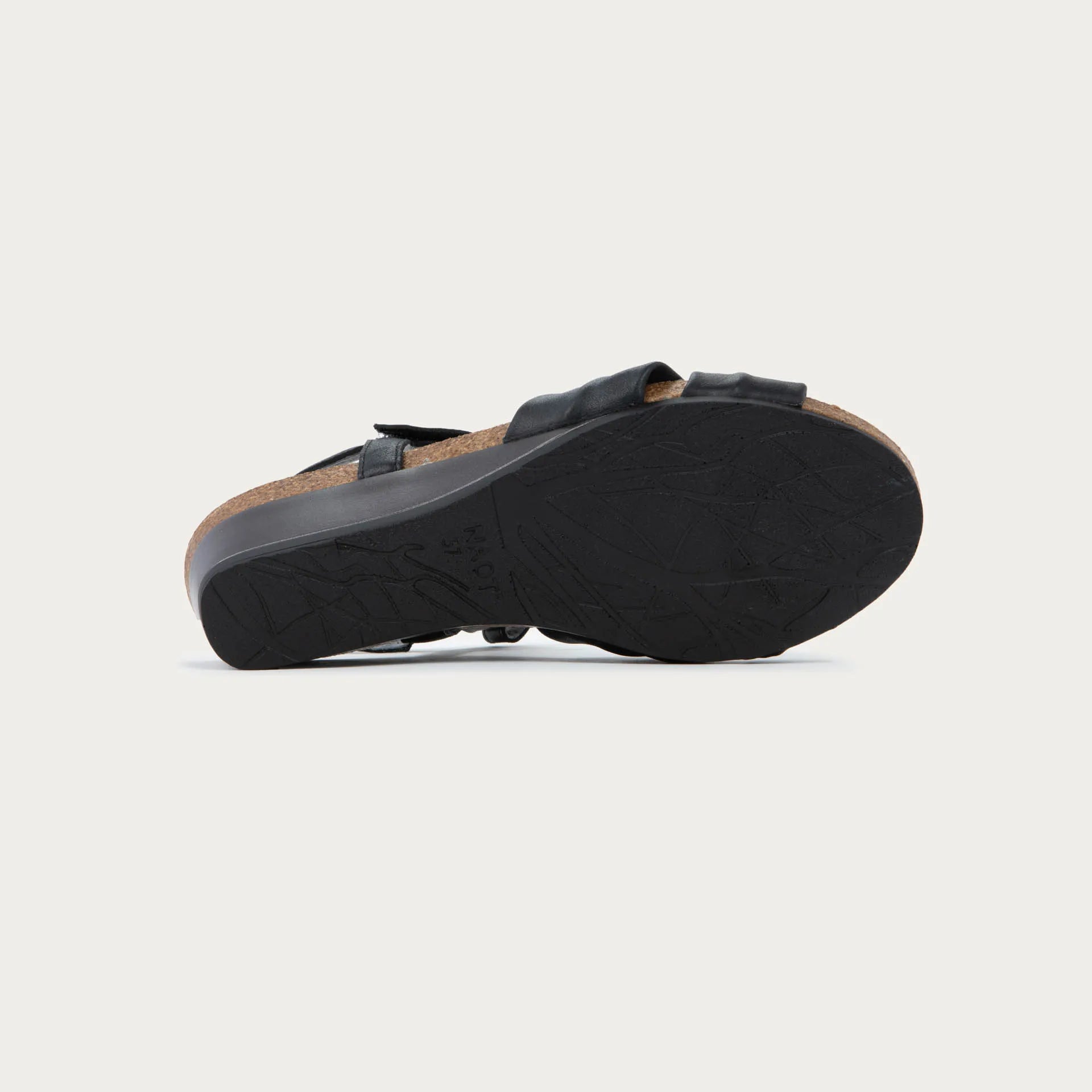 מאדאם שחור מבריק