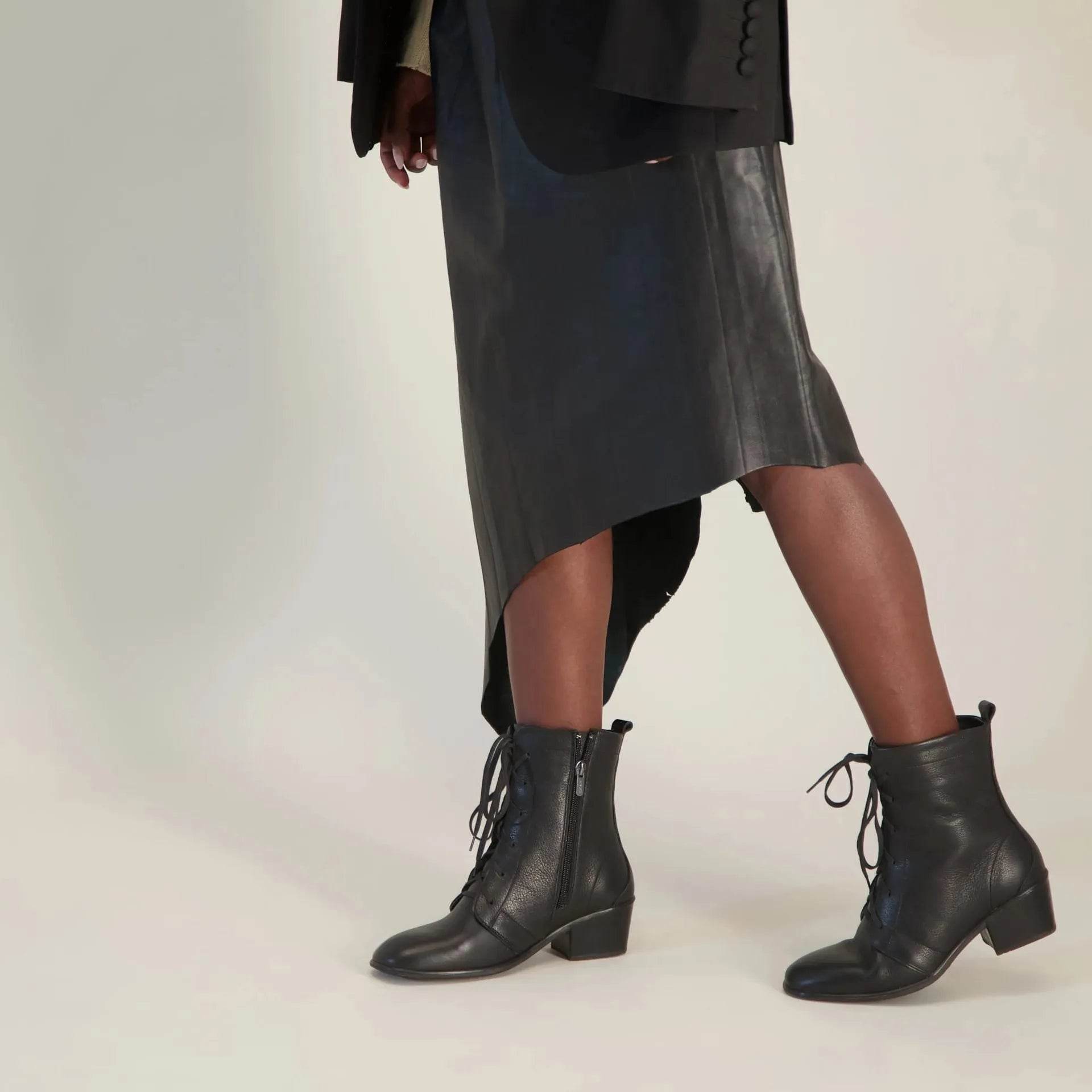 נעל מג'סטי ע.שחור אטום מים - נאות ישראל