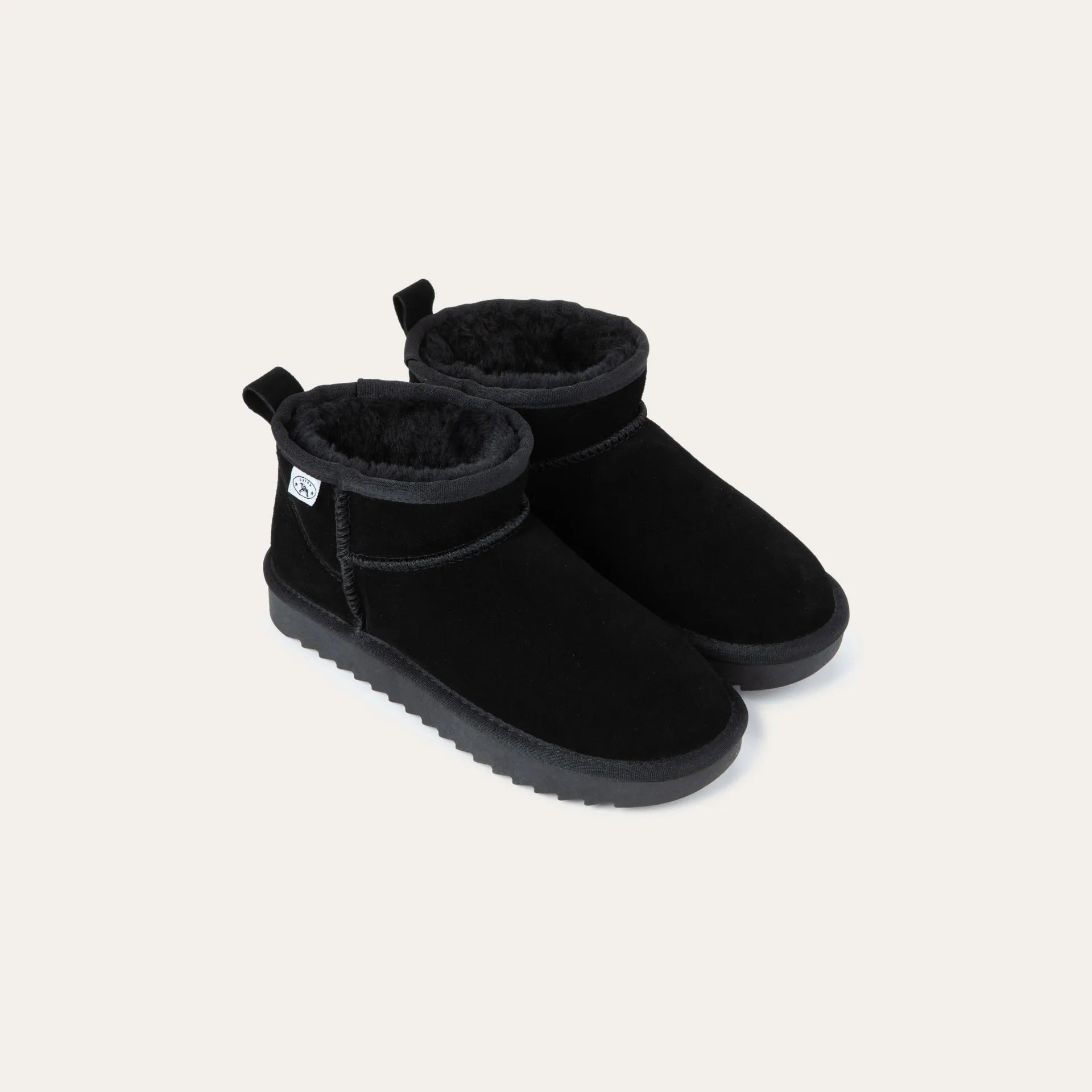 מגפון פוך חיבוק קצר נשים שחור 100