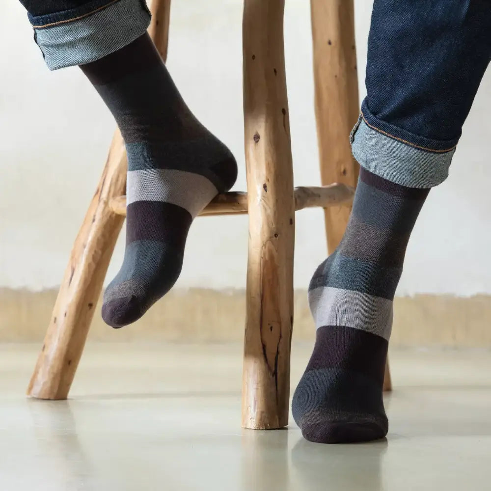 גרבי גבר פס רחב חום חום ברנדי